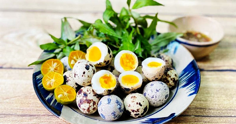 Nguyên liệu bánh tráng trộn trứng cút luộc